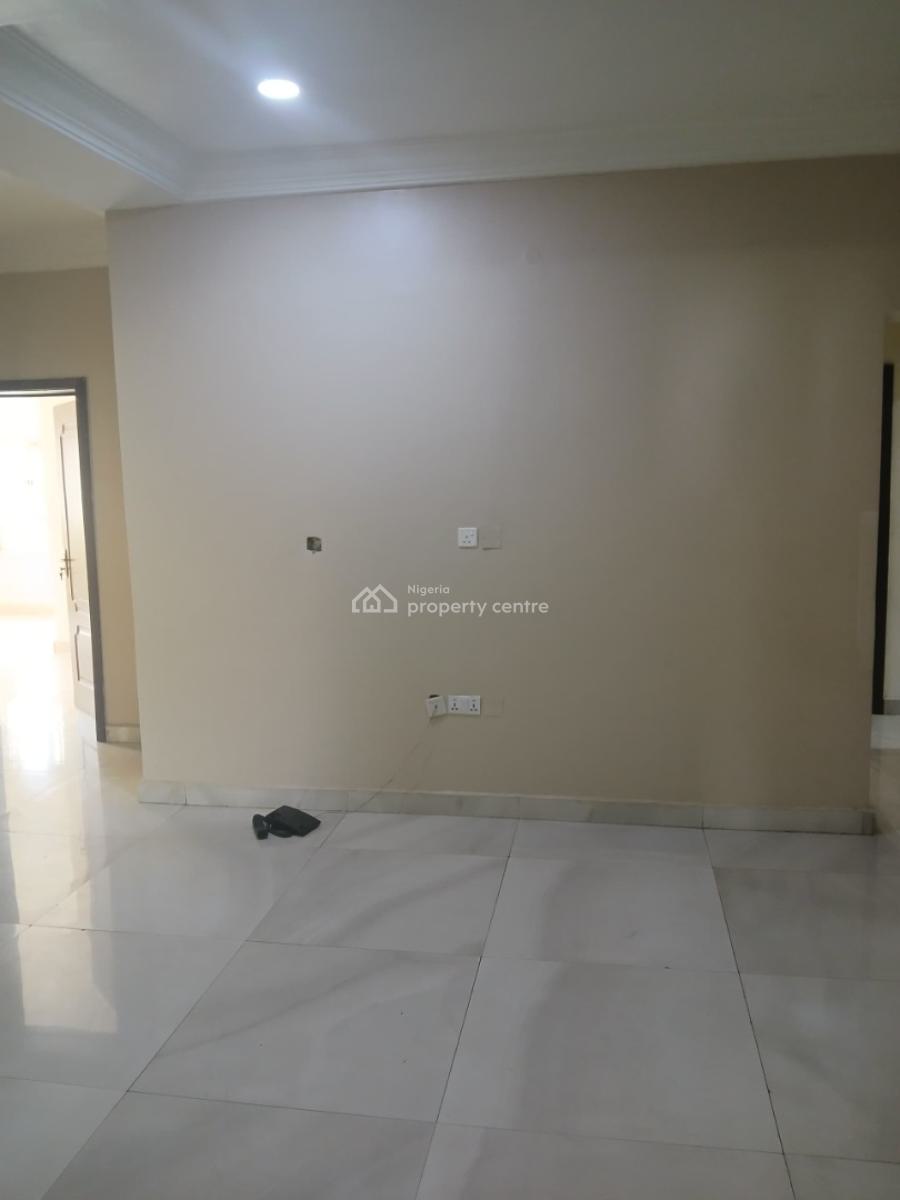 a Very Good Spacious Serviced 3 Bedroom Flat + 1 Bq, After Coza Church., Guzape District, Abuja, Flat / Apartment for Rent
