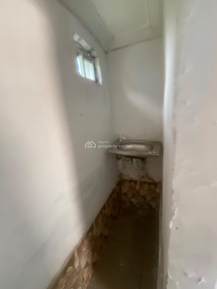 Luxuriously Nice, Spacious Self Contain, No. 16a, Adenilun Street, Sangotedo, Ajah, Lagos, Self Contain (single Rooms) for Rent