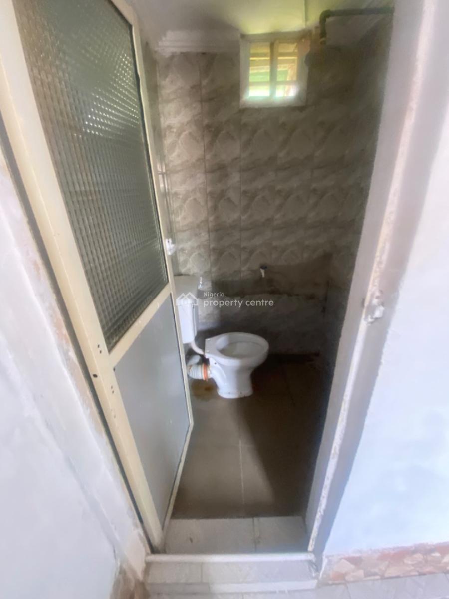 Luxuriously Nice, Spacious Self Contain, No. 16a, Adenilun Street, Sangotedo, Ajah, Lagos, Self Contain (single Rooms) for Rent