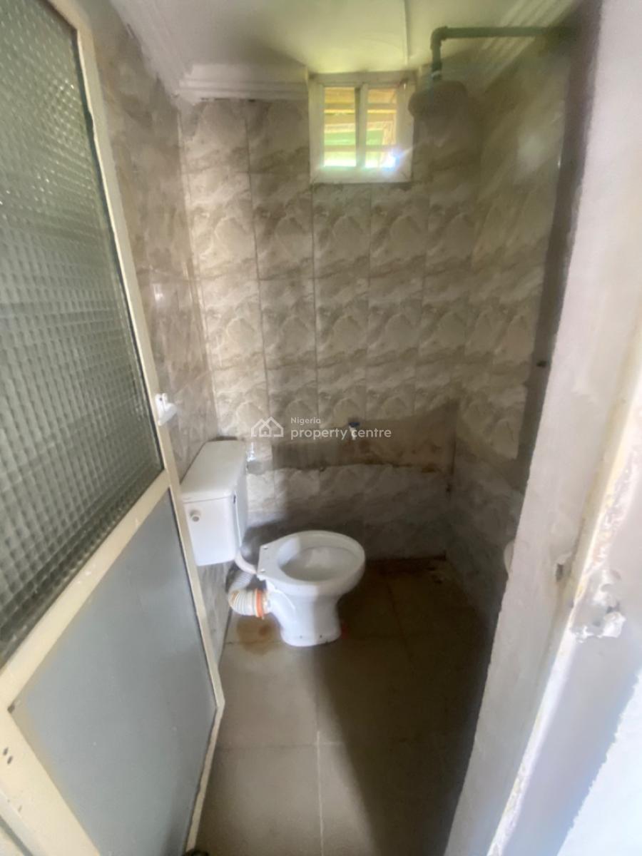 Luxuriously Nice, Spacious Self Contain, No. 16a, Adenilun Street, Sangotedo, Ajah, Lagos, Self Contain (single Rooms) for Rent
