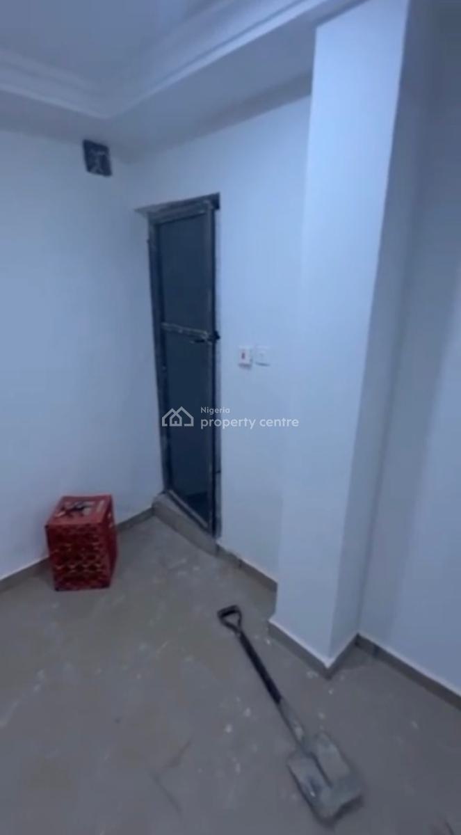 a Clean Self Contain, Agadez Crescent, Wuse 2, Abuja, Self Contain (single Rooms) for Rent