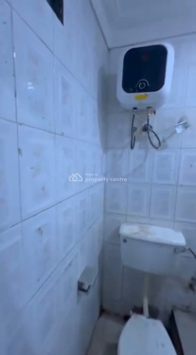 a Clean Self Contain, Agadez Crescent, Wuse 2, Abuja, Self Contain (single Rooms) for Rent