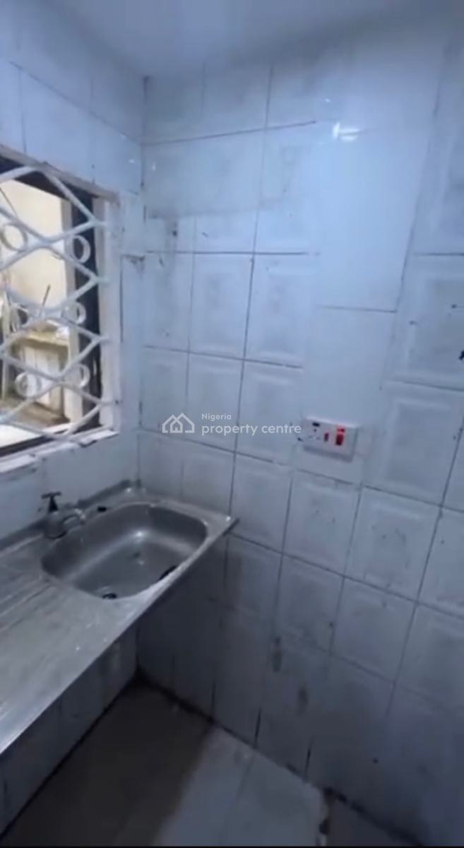 a Clean Self Contain, Agadez Crescent, Wuse 2, Abuja, Self Contain (single Rooms) for Rent
