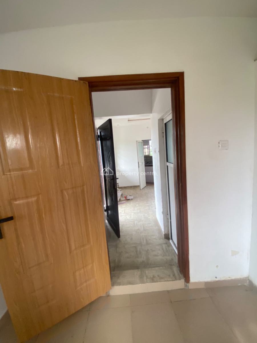 Luxuriously Spacious Mini Flat, No. 13a, Akin Street, Sangotedo, Ajah, Lagos, Mini Flat (room and Parlour) for Rent