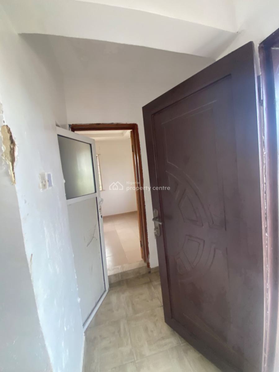Luxuriously Spacious Mini Flat, No. 13a, Akin Street, Sangotedo, Ajah, Lagos, Mini Flat (room and Parlour) for Rent