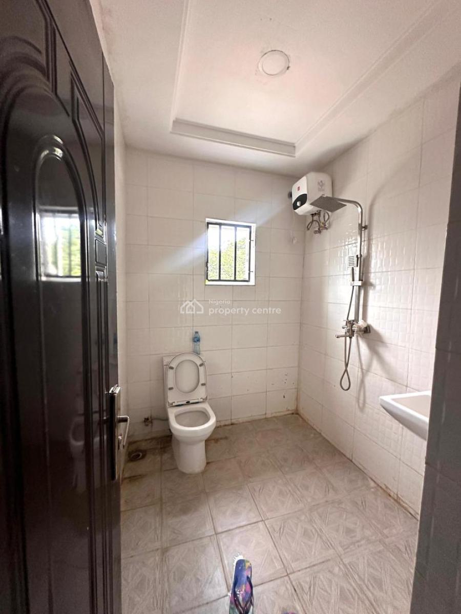 Spacious 3 Bedrooms Flat, Gilmore, Jahi, Abuja, Flat / Apartment for Rent