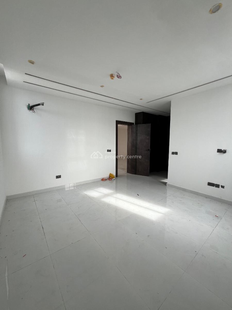 2 Bedroom Serviced Apartment, Lekki Phase 1, Lekki, Lagos, Block of Flats for Sale