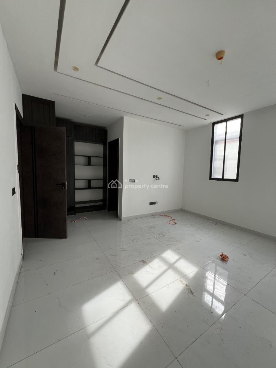 2 Bedroom Serviced Apartment, Lekki Phase 1, Lekki, Lagos, Block of Flats for Sale