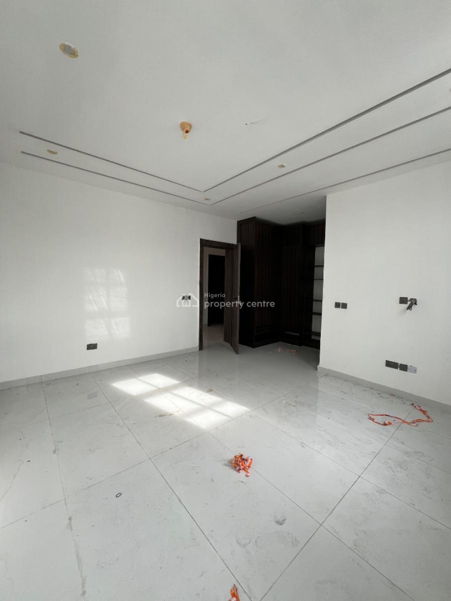 2 Bedroom Serviced Apartment, Lekki Phase 1, Lekki, Lagos, Block of Flats for Sale