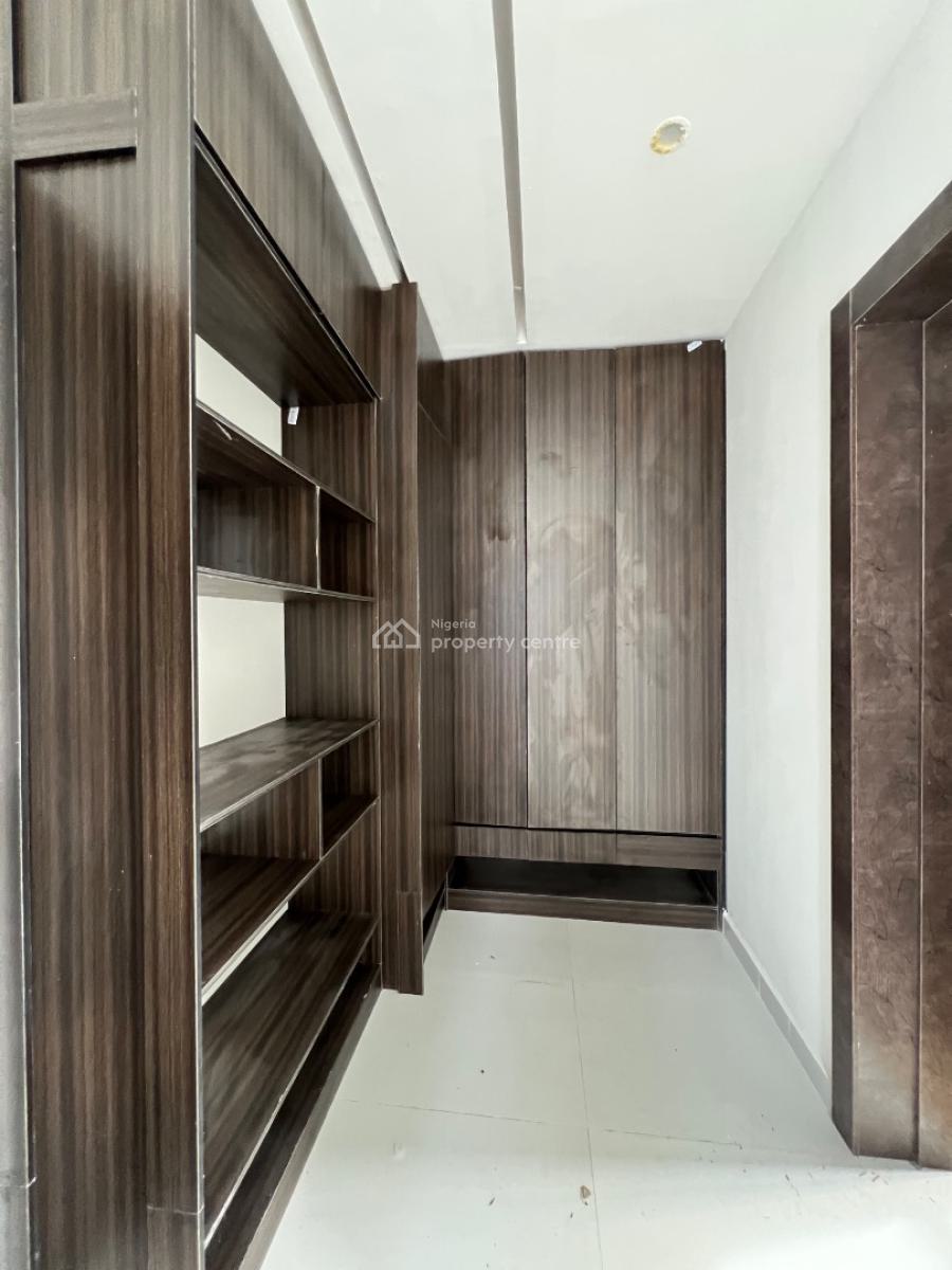 2 Bedroom Serviced Apartment, Lekki Phase 1, Lekki, Lagos, Block of Flats for Sale