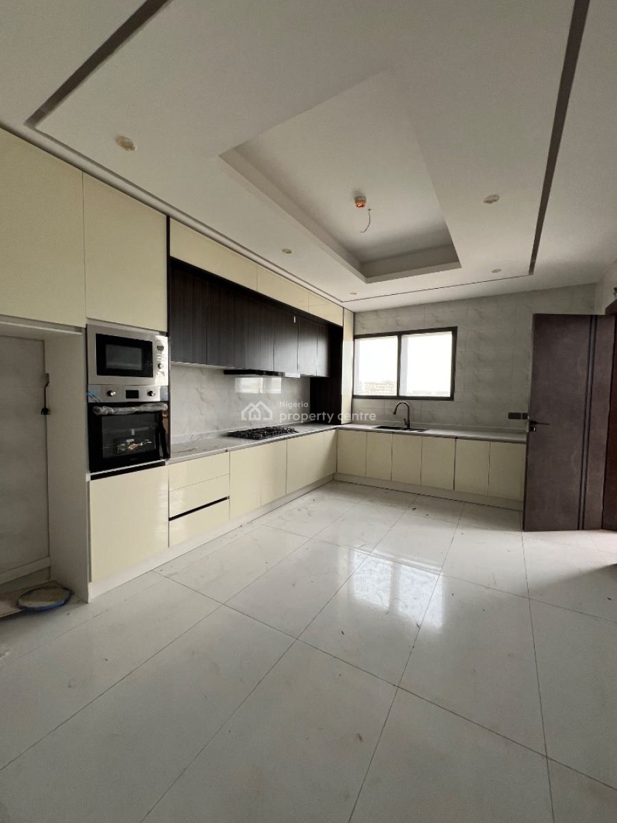 2 Bedroom Serviced Apartment, Lekki Phase 1, Lekki, Lagos, Block of Flats for Sale