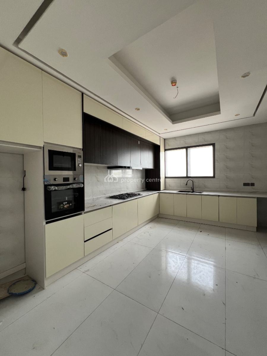 2 Bedroom Serviced Apartment, Lekki Phase 1, Lekki, Lagos, Block of Flats for Sale