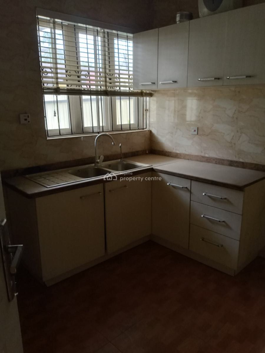 Relatively New and Serviced 3 Bedrooms Duplex with + Bq, Ikeja Gra, Ikeja, Lagos, Flat / Apartment for Rent
