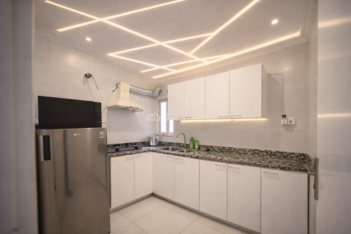 Luxury 2 Bedroom Flat, Off Admiralty Way Besides Ebeano Supermarket, Lekki Phase 1, Lekki, Lagos, Flat / Apartment for Rent