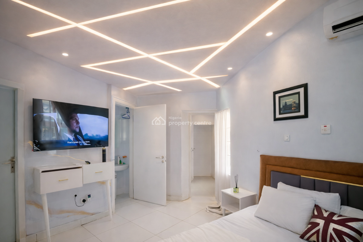 Luxury 2 Bedroom Flat, Off Admiralty Way Besides Ebeano Supermarket, Lekki Phase 1, Lekki, Lagos, Flat / Apartment for Rent