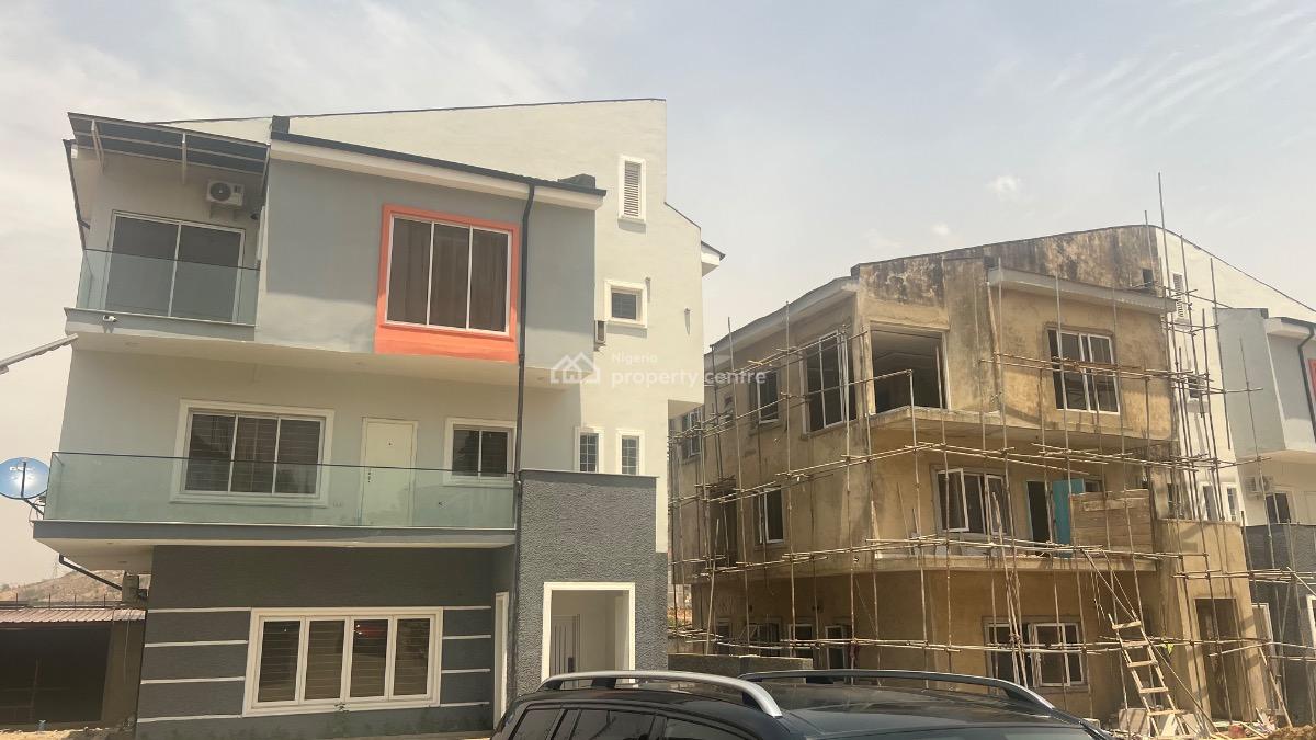 4 Bedroom Semidetached House @ Maitama Extension By Mpape Junction, Lake View Estate Maitama Extension, Maitama 2, Maitama District, Abuja, Semi-detached Duplex for Sale