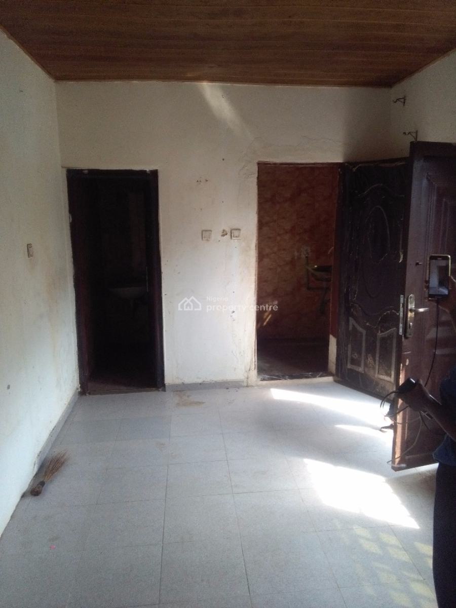 Single Room with Toilet and Kitchen Ensuite  (self Contain）, Akindele Area, Ogombo, Ajah, Lagos, Self Contain (single Rooms) for Rent