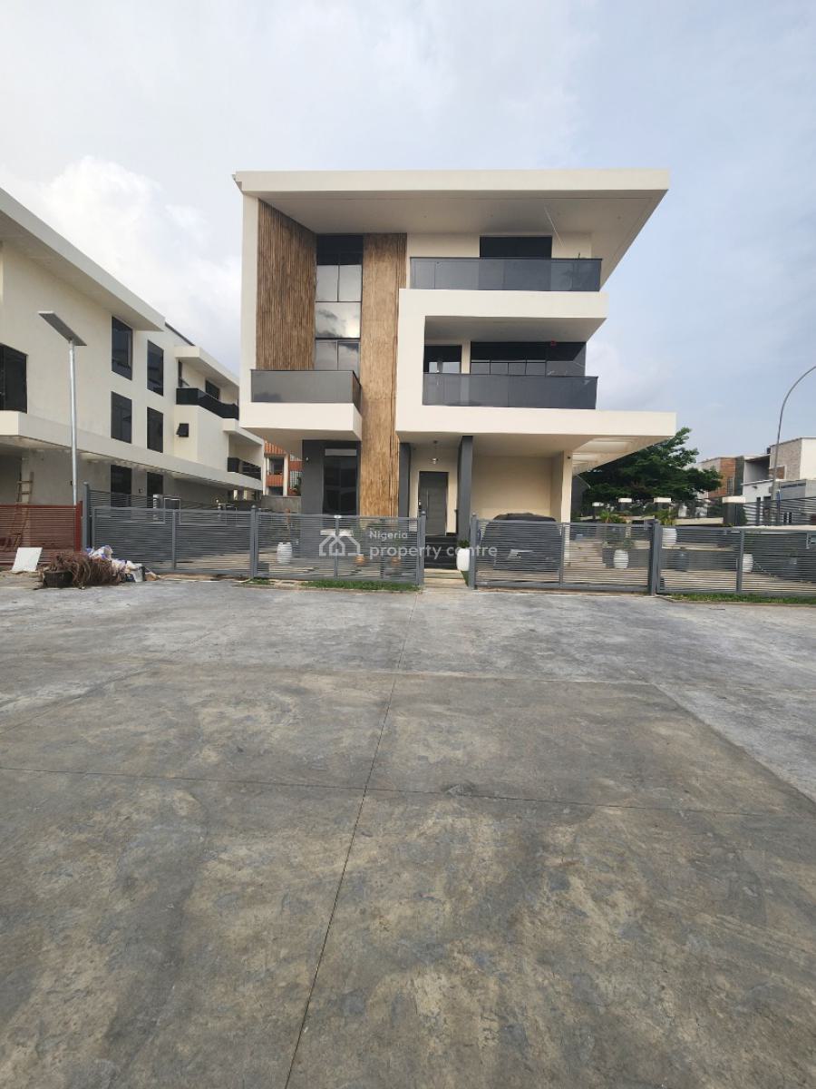 Luxurious Detached Duplex with Swimming Pool, Basement & Green Area, Close to Coza, Guzape District, Abuja, Detached Duplex for Sale