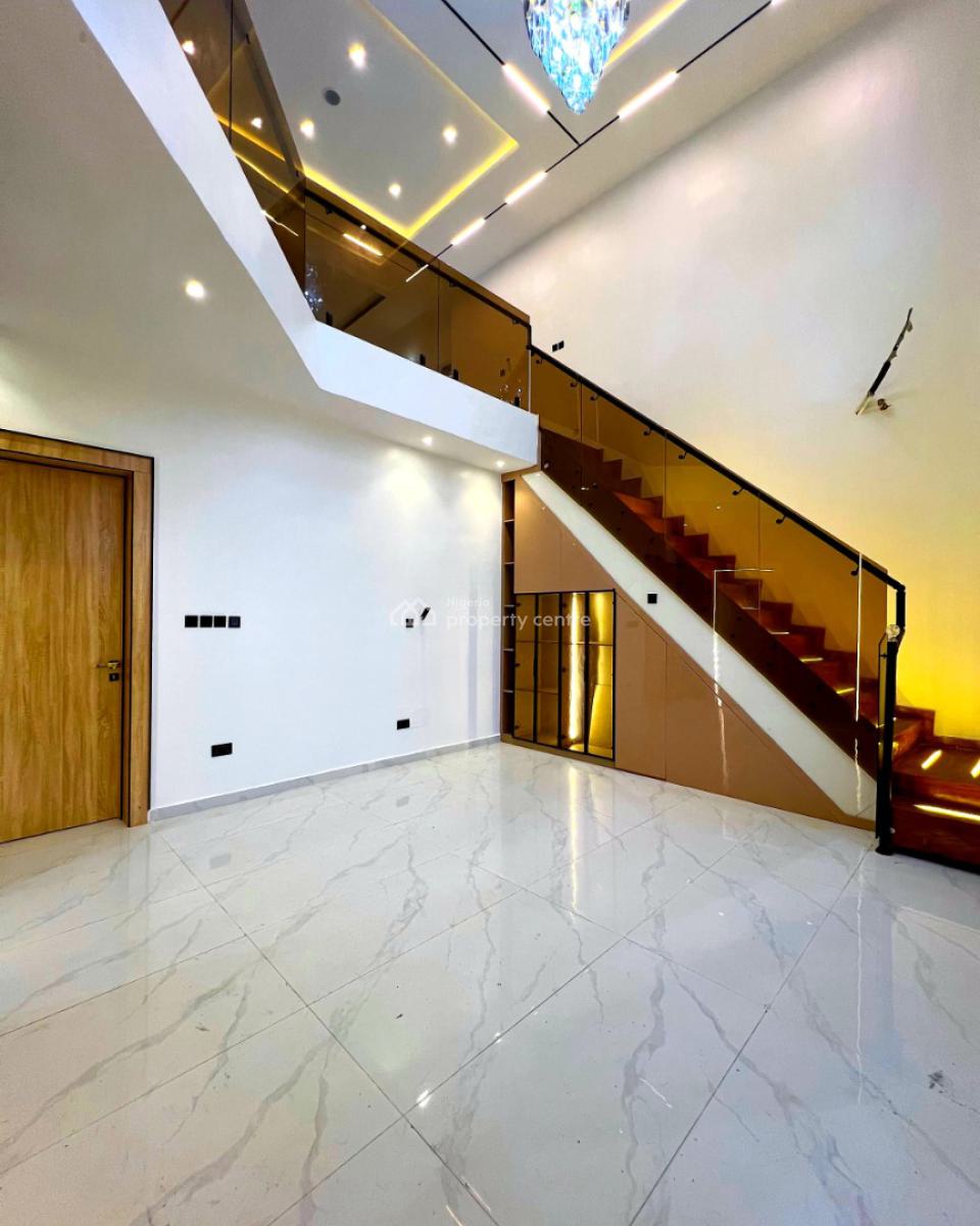 6 Bedrooms Fully Detached Duplex with a Bq & a Penthouse, Chevron Drive, Lekki, Lagos, Detached Duplex for Sale