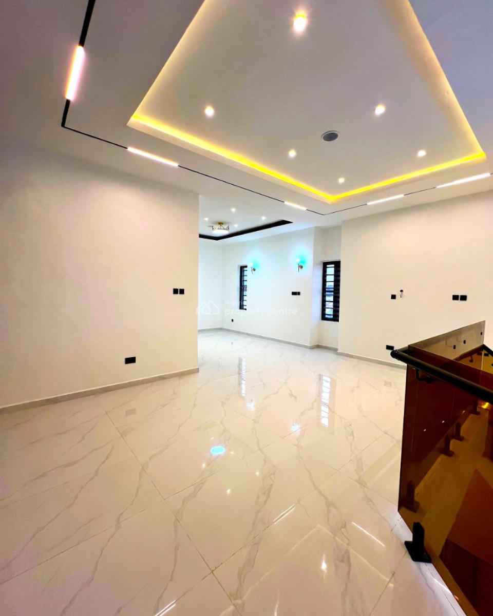 6 Bedrooms Fully Detached Duplex with a Bq & a Penthouse, Chevron Drive, Lekki, Lagos, Detached Duplex for Sale