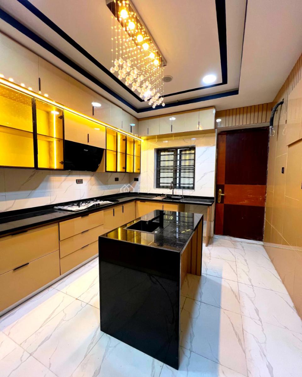 6 Bedrooms Fully Detached Duplex with a Bq & a Penthouse, Chevron Drive, Lekki, Lagos, Detached Duplex for Sale