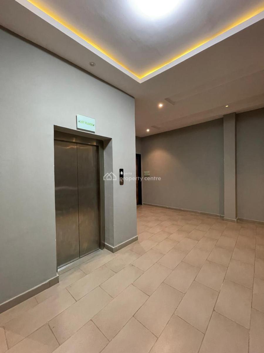 Exclusive 3 Bedrooms Penthouse, Lekki Phase 1, Lekki, Lagos, Flat / Apartment for Sale