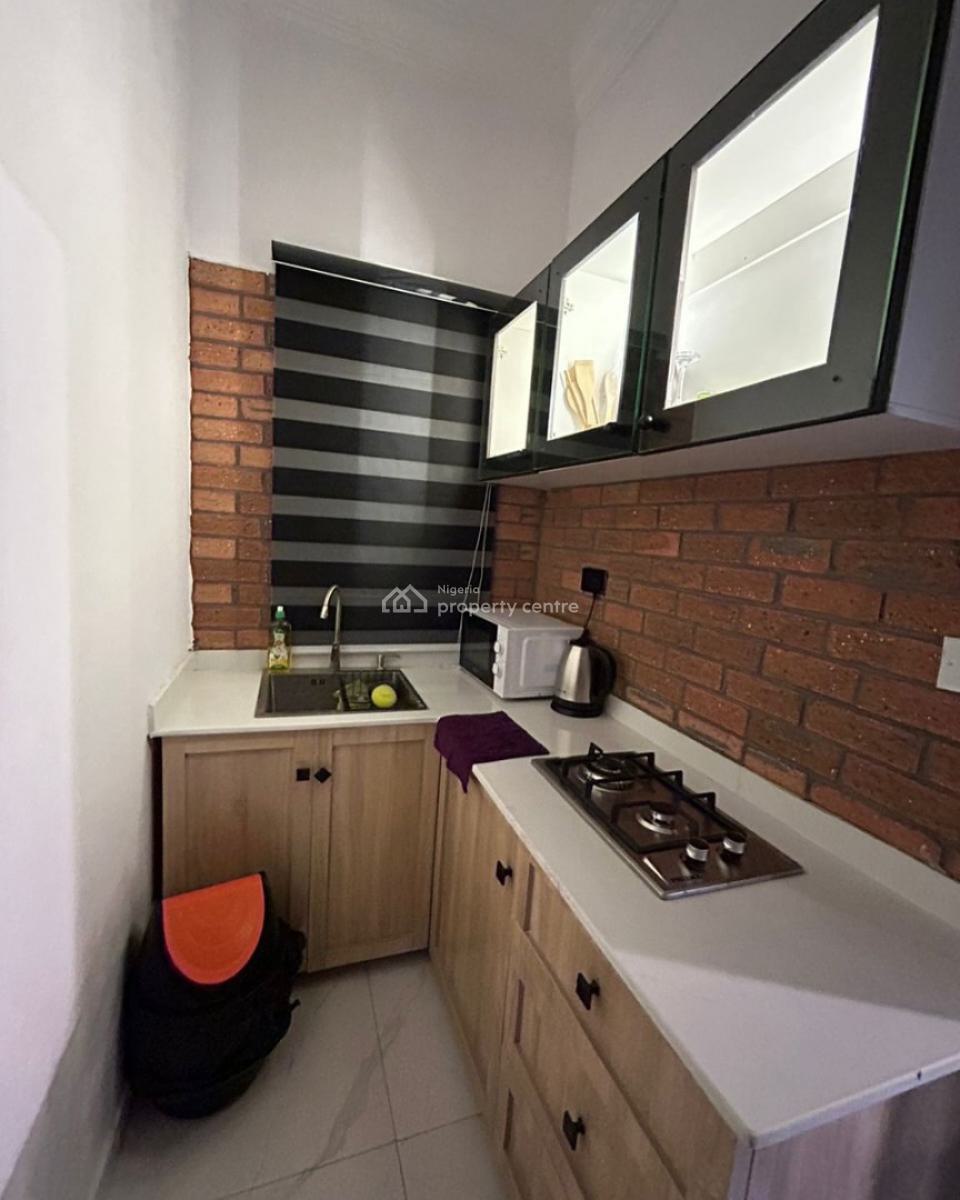 Charming 1 Bedroom Apartment, Lekki Phase 1, Lekki, Lagos, Mini Flat (room and Parlour) Short Let