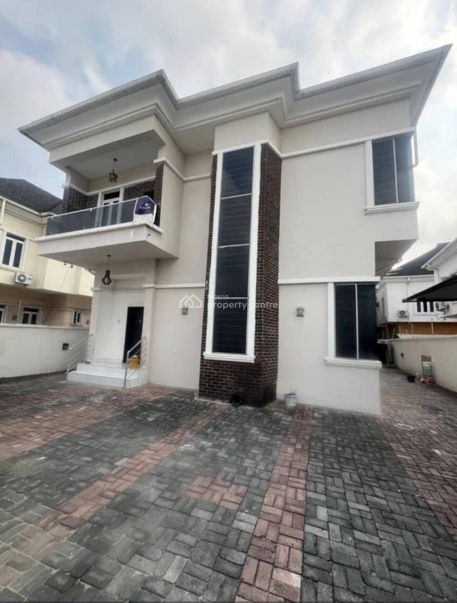 Well Renovated Spacious 5 Bedroom Fully Detached Duplex with a Bq, Chevron Drive, Lekki, Lagos, Detached Duplex for Rent