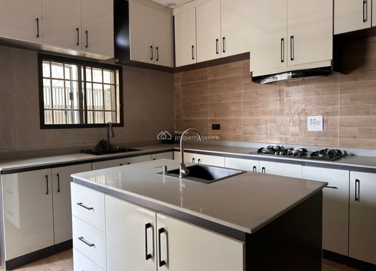 5 Bedrooms Detached Duplex with Bq, Lugbe District, Abuja, Detached Duplex for Sale