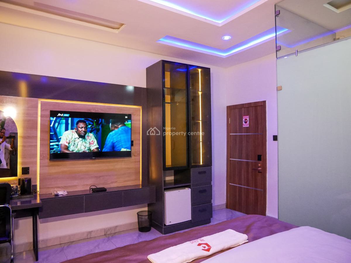 7 Bedrooms Self Compound with Gym & Snooker, Ajao Estate, Airport Road, Isolo, Lagos, Flat / Apartment Short Let