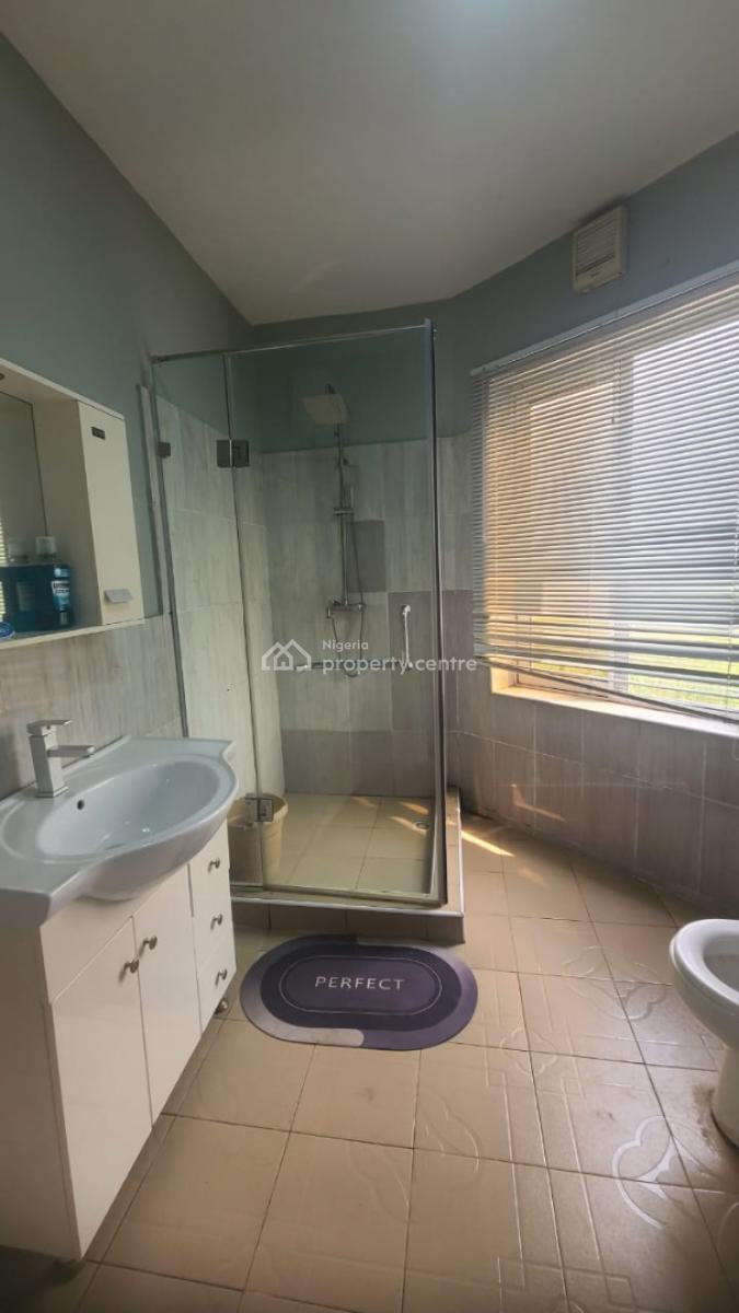 Fully Service Unfurnished Spacious 3 Bedroom Apartment +24 Hours Light, Pinnock Beach Estate, Osapa, Lekki, Lagos, Flat / Apartment for Rent