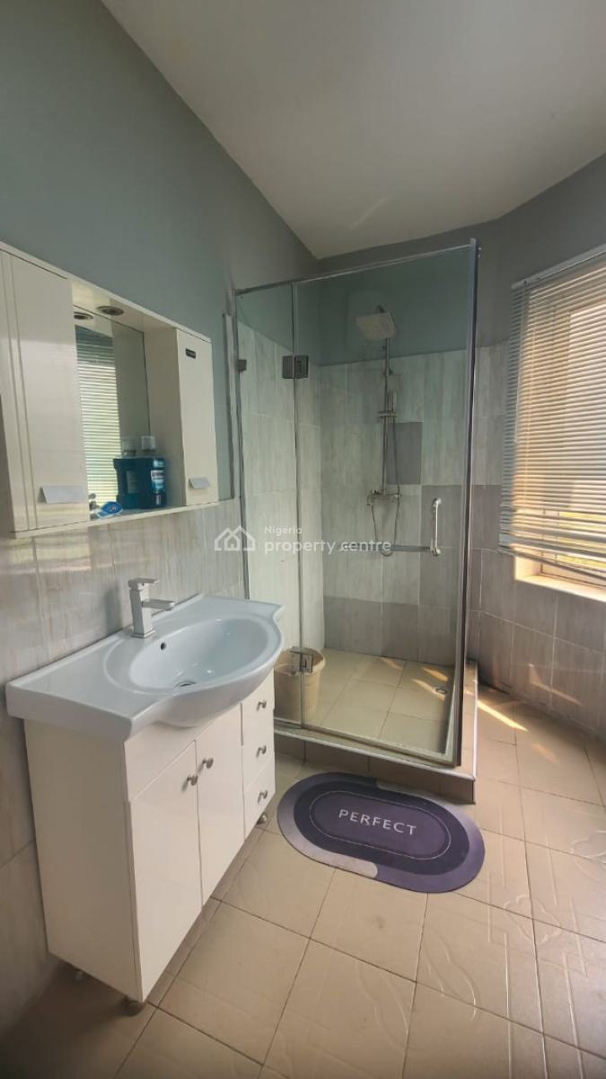 Fully Service Unfurnished Spacious 3 Bedroom Apartment +24 Hours Light, Pinnock Beach Estate, Osapa, Lekki, Lagos, Flat / Apartment for Rent