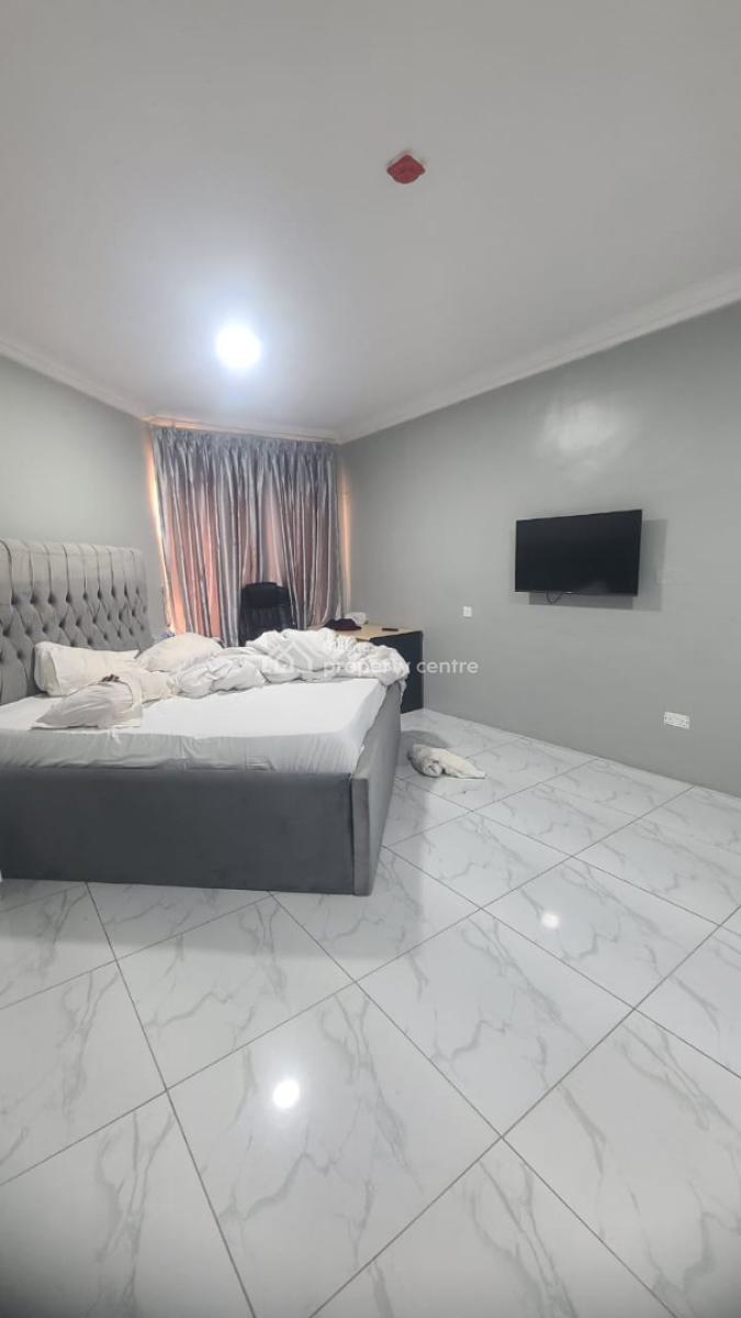 Fully Service Unfurnished Spacious 3 Bedroom Apartment +24 Hours Light, Pinnock Beach Estate, Osapa, Lekki, Lagos, Flat / Apartment for Rent