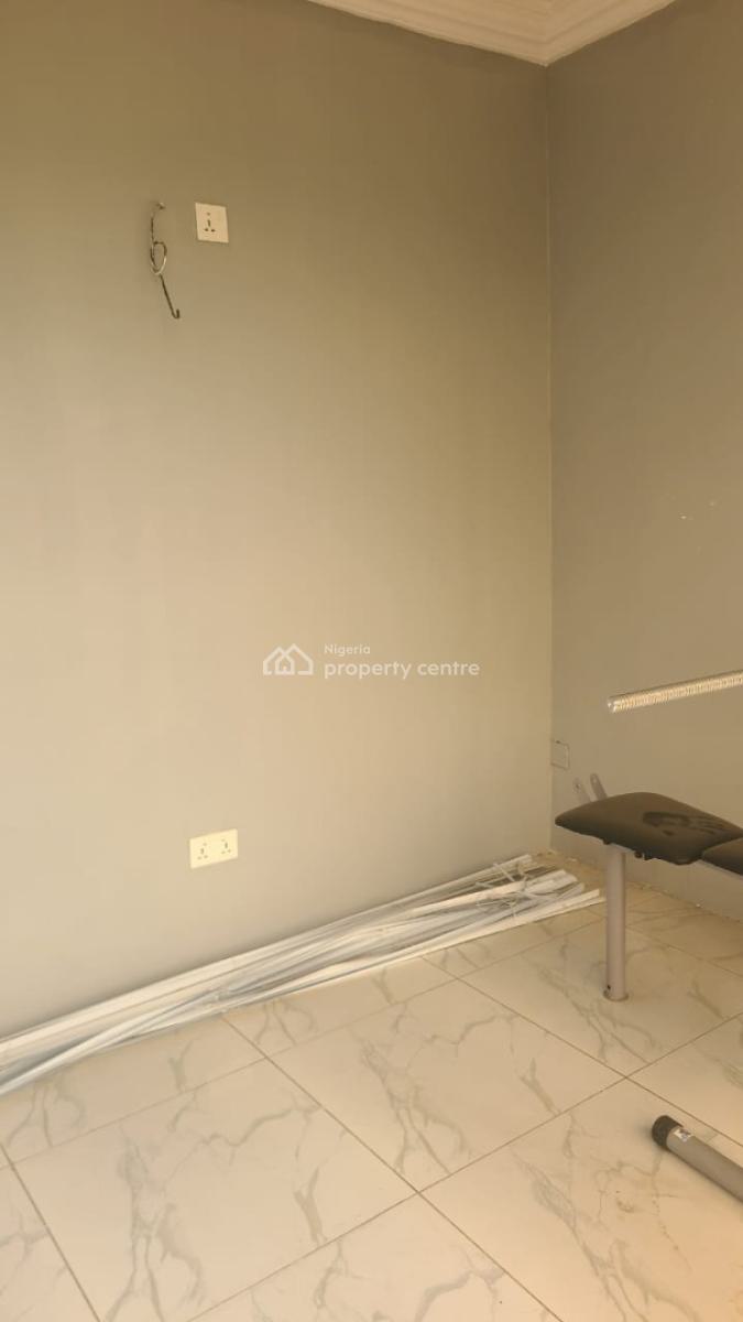 Fully Service Unfurnished Spacious 3 Bedroom Apartment +24 Hours Light, Pinnock Beach Estate, Osapa, Lekki, Lagos, Flat / Apartment for Rent