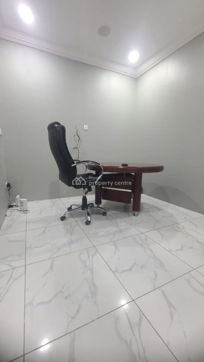 Fully Service Unfurnished Spacious 3 Bedroom Apartment +24 Hours Light, Pinnock Beach Estate, Osapa, Lekki, Lagos, Flat / Apartment for Rent