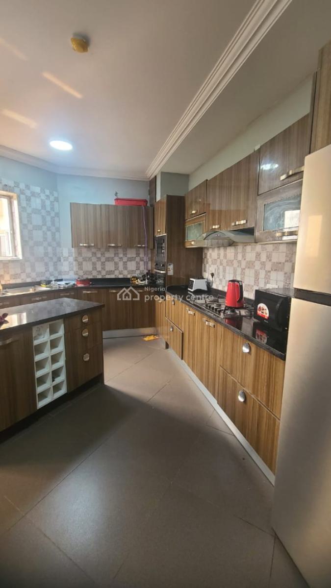 Fully Service Unfurnished Spacious 3 Bedroom Apartment +24 Hours Light, Pinnock Beach Estate, Osapa, Lekki, Lagos, Flat / Apartment for Rent