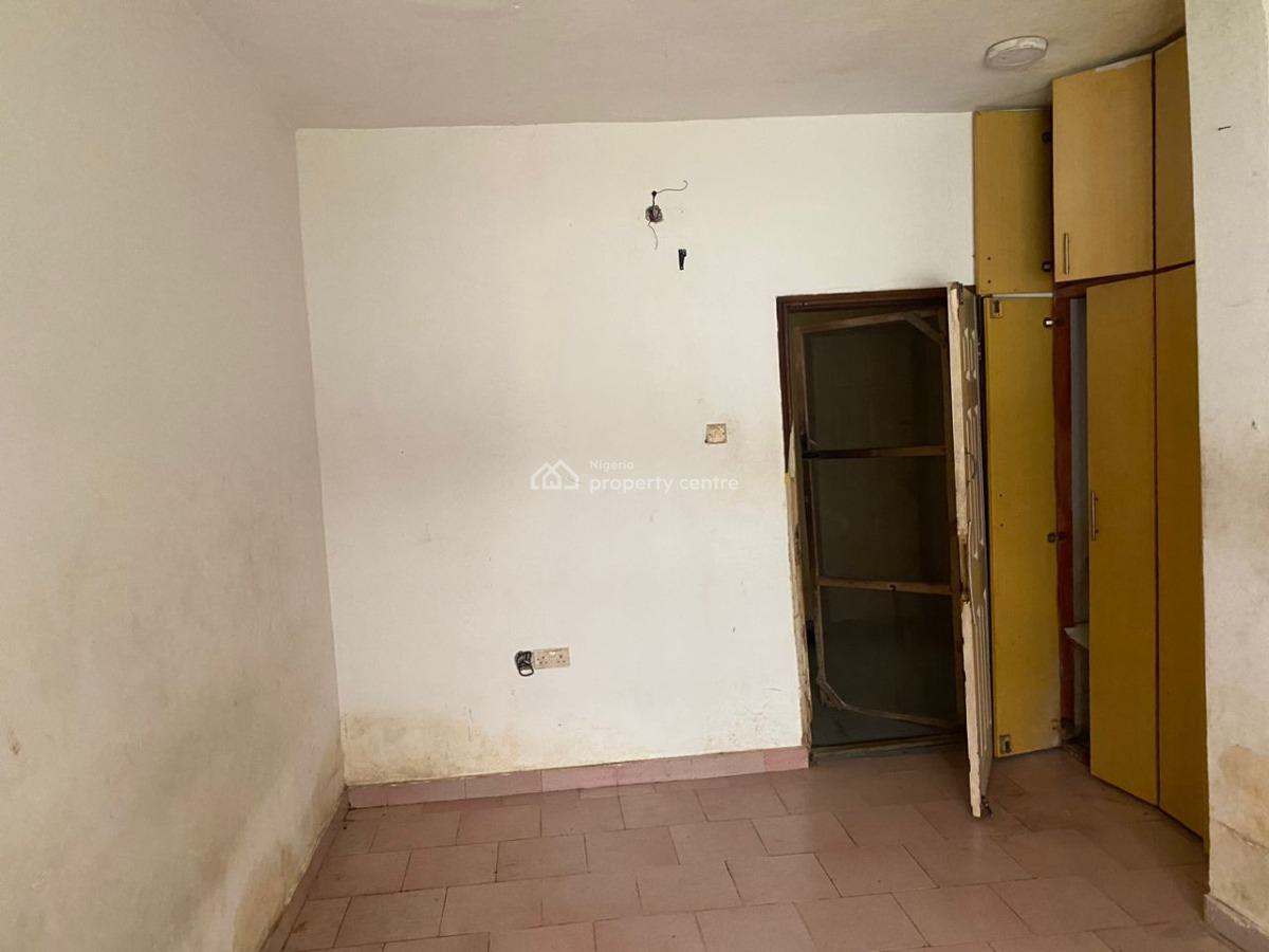 a Lovely Self Contain Room, in a 3 Bedroom Shared Apartment., Dock Ville Estate, Badore, Ajah, Lagos, Self Contain (single Rooms) for Rent