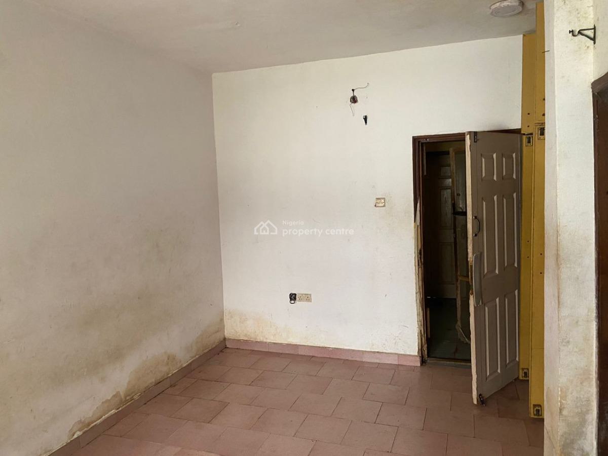 a Lovely Self Contain Room, in a 3 Bedroom Shared Apartment., Dock Ville Estate, Badore, Ajah, Lagos, Self Contain (single Rooms) for Rent