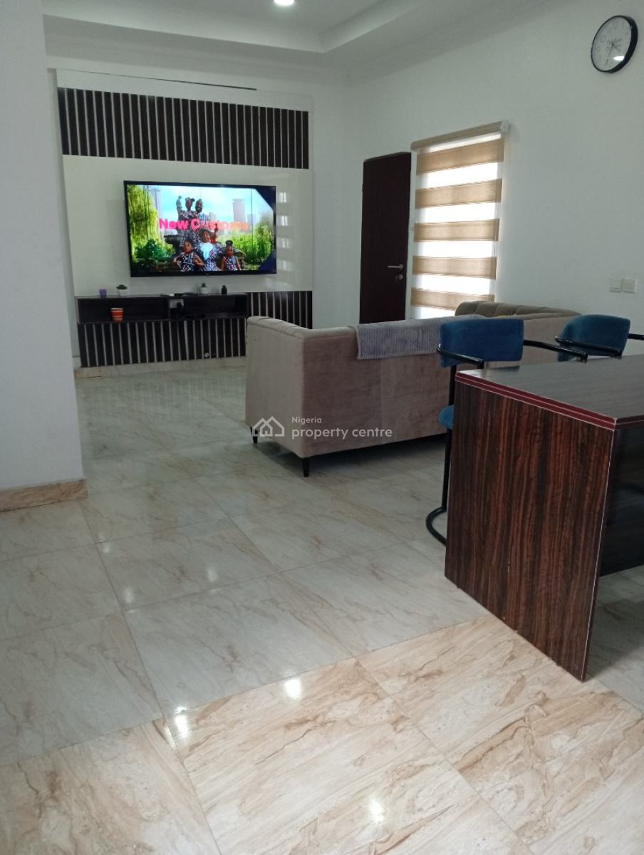 Cozy 2 Bedroom Apartment., Kings Distinction, Chevy View, Chevron, Lekki, Lagos, Flat / Apartment Short Let
