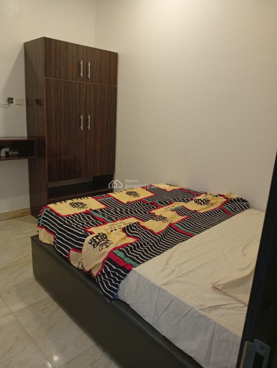 Cozy 2 Bedroom Apartment., Kings Distinction, Chevy View, Chevron, Lekki, Lagos, Flat / Apartment Short Let