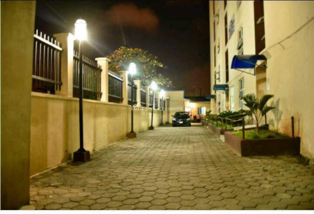 165 Rooms of Furnished Apartment on 2700sqm, Ebute Metta East, Yaba, Lagos, Hotel / Guest House for Sale