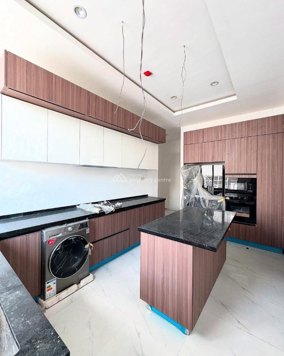 3 Bedrooms Fully Serviced Apartment, Lekki Phase 1, Lekki, Lagos, Flat / Apartment for Sale