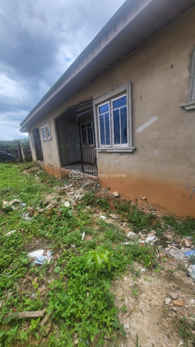 Distress 6 Units of 2 Bedroom Bungalow with Modern Facilities, Amagba G R a Extension, Benin, Oredo, Edo, Block of Flats for Sale