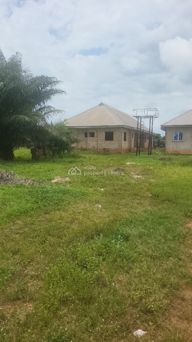 Distress 6 Units of 2 Bedroom Bungalow with Modern Facilities, Amagba G R a Extension, Benin, Oredo, Edo, Block of Flats for Sale