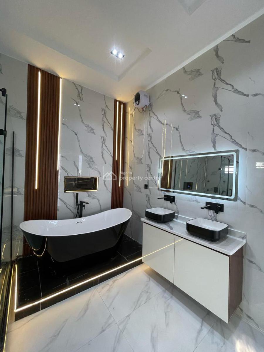 5 Bedrooms Fully-detached Duplex with Bq, Ajah, Lagos, Detached Duplex for Sale