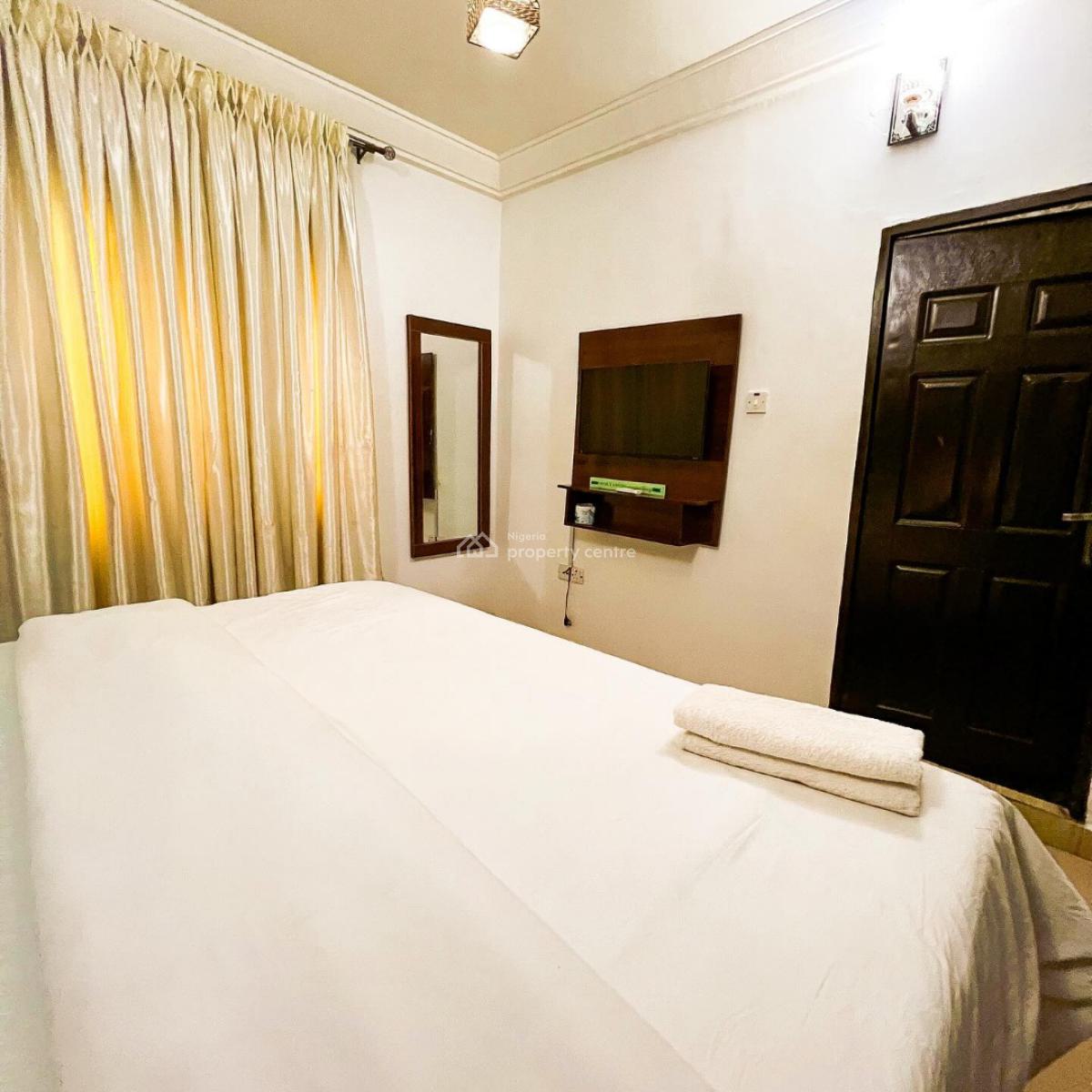 3 Bedroom Apartment with a Good Ambiance, Independence Layout, Enugu, Enugu, Flat / Apartment Short Let