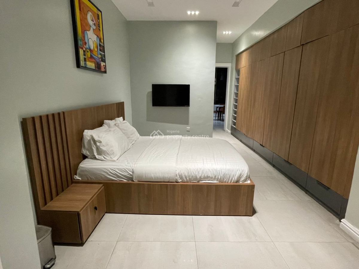 Waterfront, Spacious & Cozy 2-bedroom Apt with a Swimming Pool and Gym, Midak Mew Apartment, Lekki Phase 1, Lekki, Lagos, Flat / Apartment Short Let
