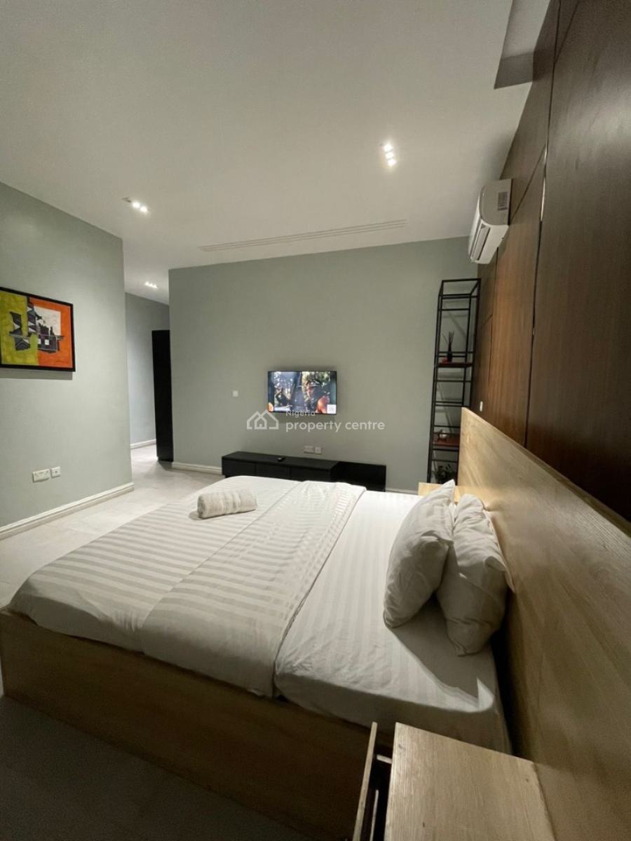 Waterfront, Spacious & Cozy 2-bedroom Apt with a Swimming Pool and Gym, Midak Mew Apartment, Lekki Phase 1, Lekki, Lagos, Flat / Apartment Short Let
