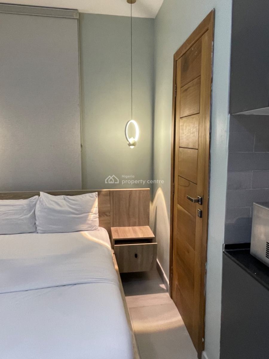 Spacious and Cozy Studio Apartment with a Swimming Pool and Gym, Midak Mew Apartment, Lekki Phase 1, Lekki, Lagos, Mini Flat (room and Parlour) Short Let