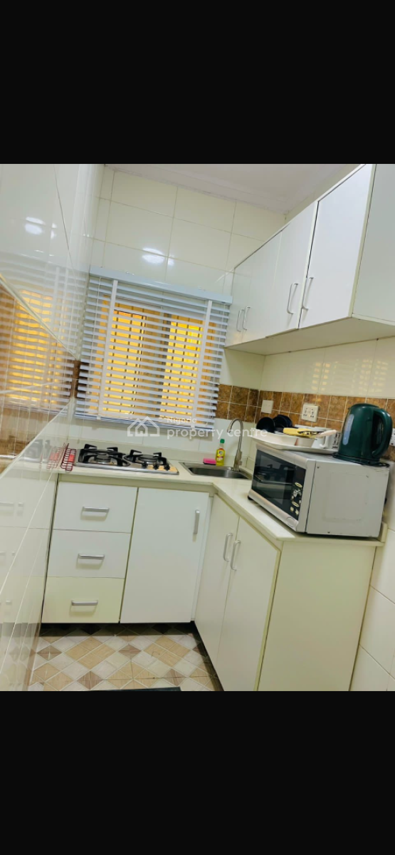 Furnished 2 Bedroom Apartment, 37 Adeniji Close, Off Ishaga Road, Surulere, Lagos, Flat / Apartment Short Let